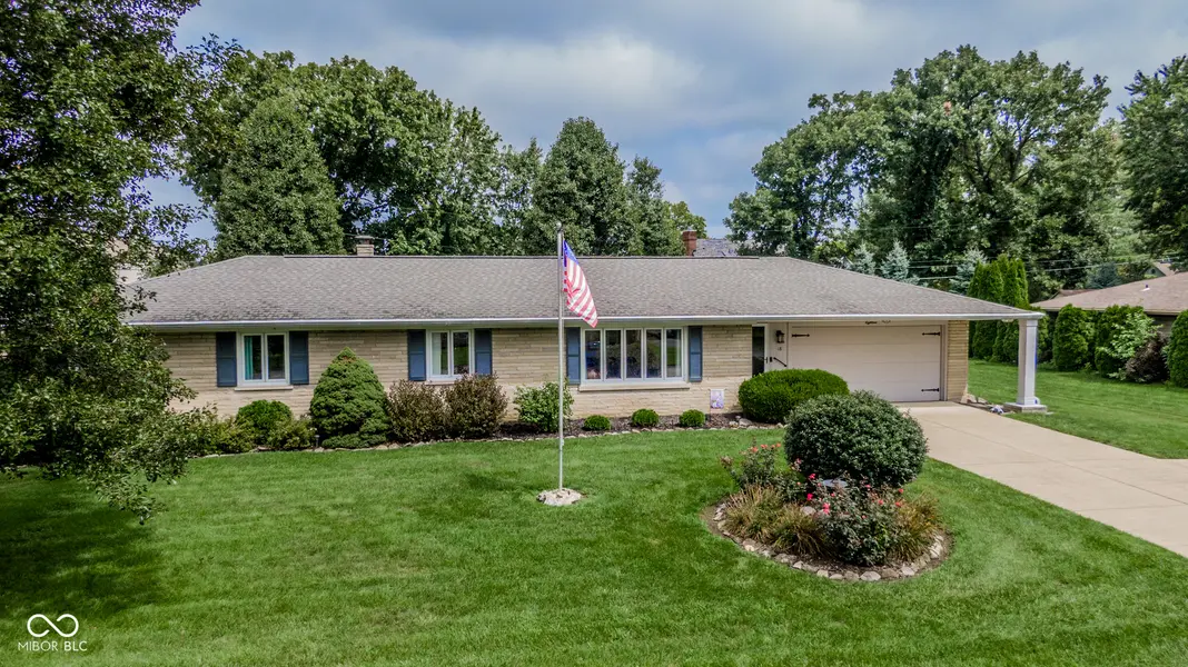 18 Fairfield DR, Brownsburg, IN 46112