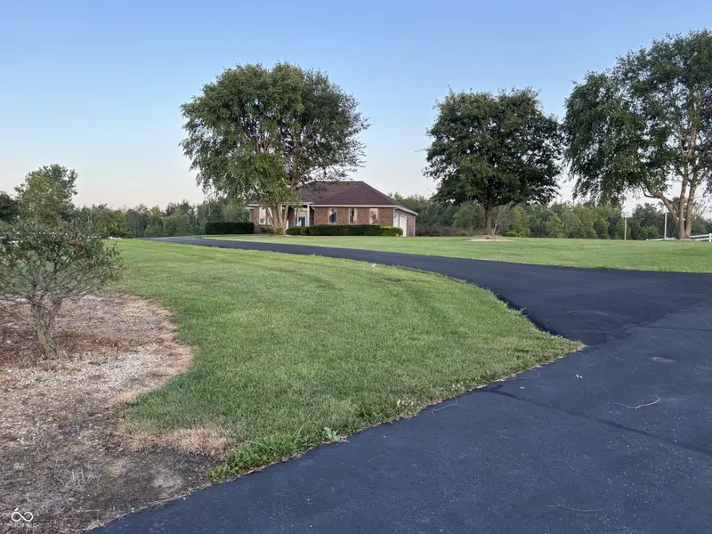 2411 W 625 S, Columbus, IN 47201
