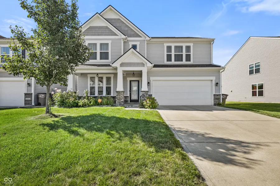 2361 Creek Bank DR, Columbus, IN 47201