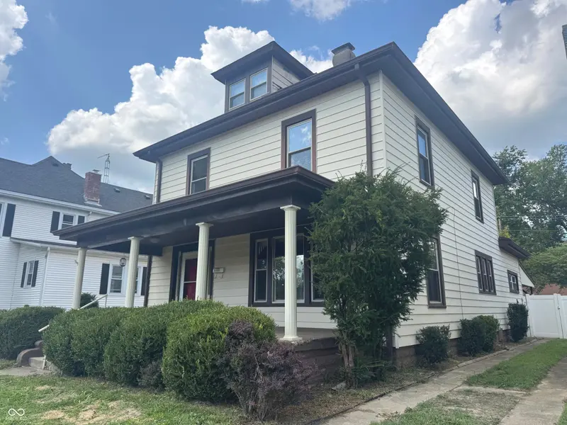 210 E 7th ST, Rushville, IN 46173