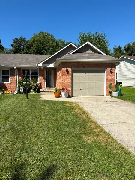 2184 Galaxy DR, Franklin, IN 46131