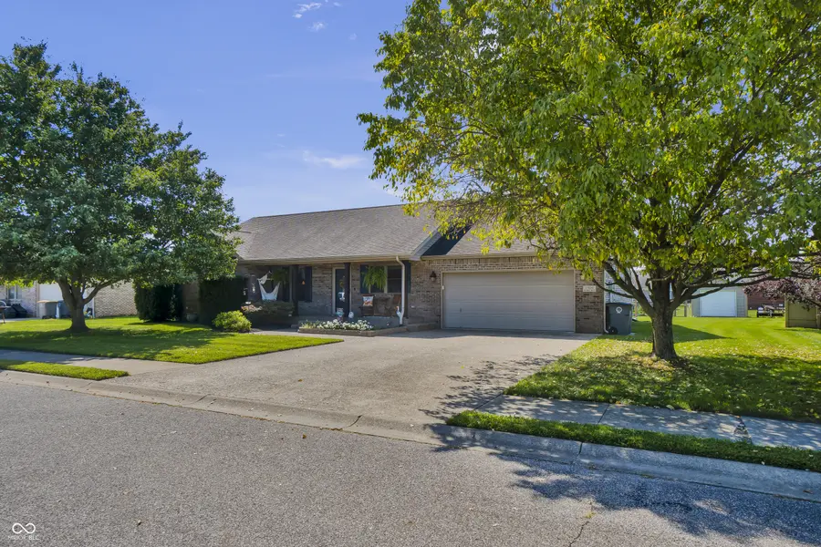 1906 Beverly BLVD, Seymour, IN 47274