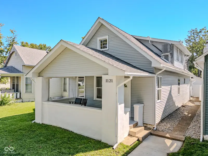1121 Lafayette AVE, Columbus, IN 47201