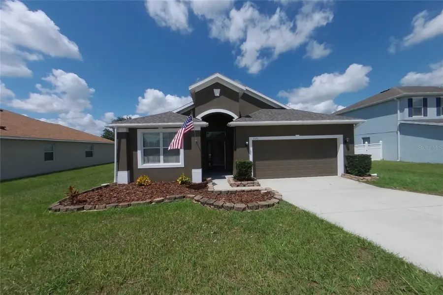 Groveland, FL 34736