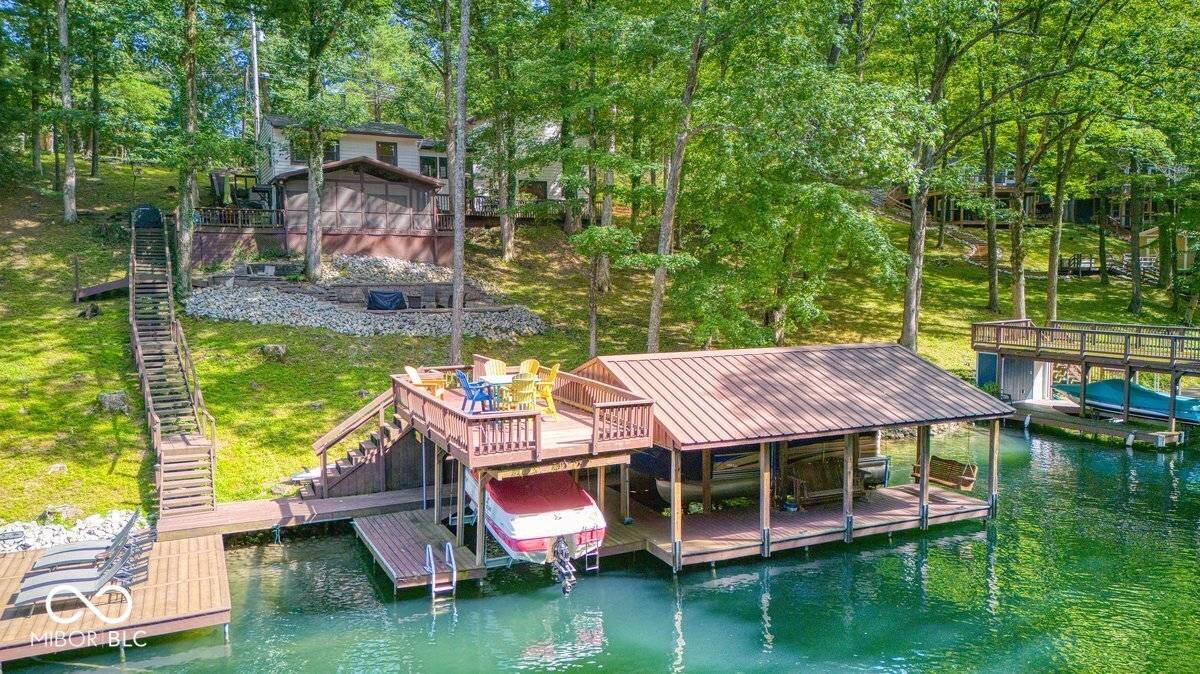 7254 Halibut DR, Nineveh, IN 46164