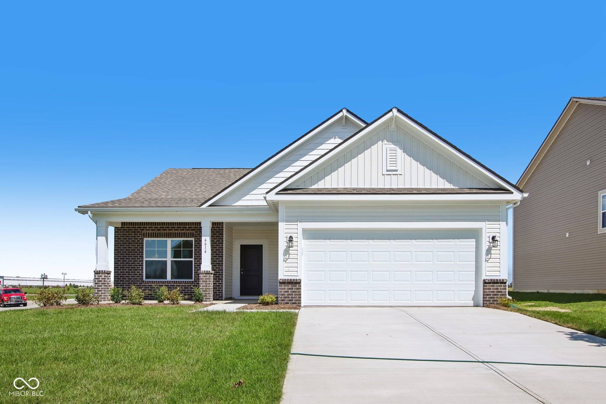 6614 W Whispering WAY, Greenfield, IN 46140