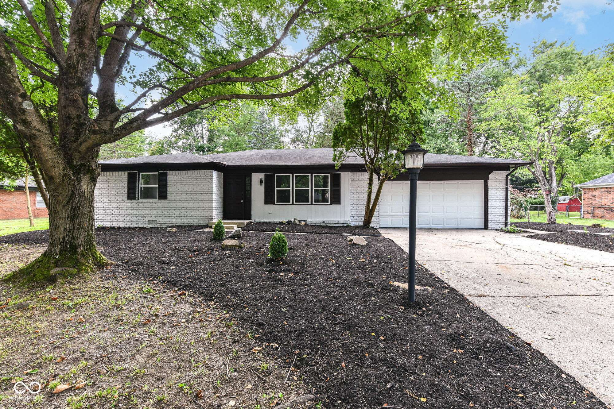 8846 Holliday DR, Indianapolis, IN 46260