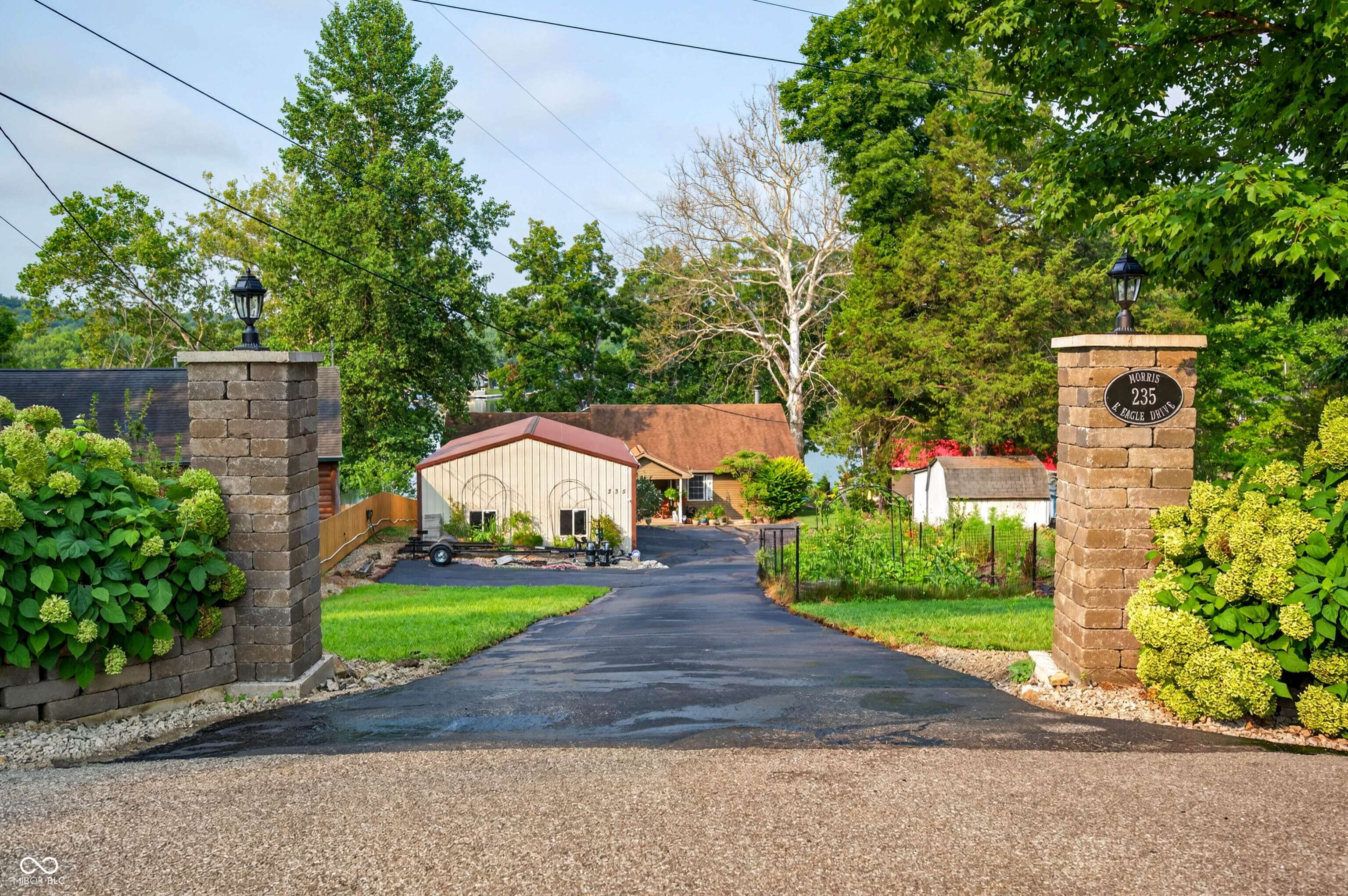 235 E Eagle DR, Nineveh, IN 46164