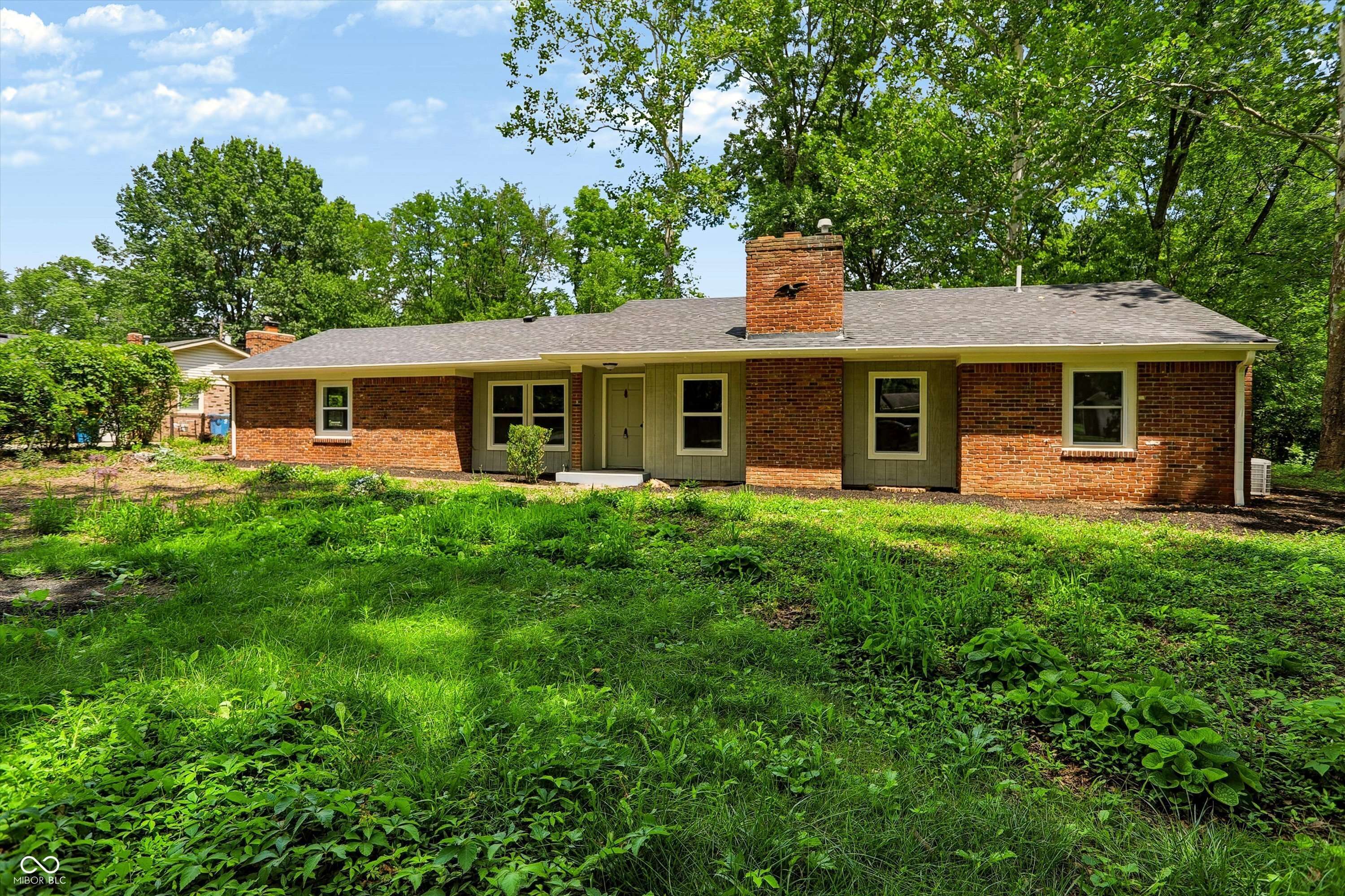 10465 Woodlawn DR, Carmel, IN 46280