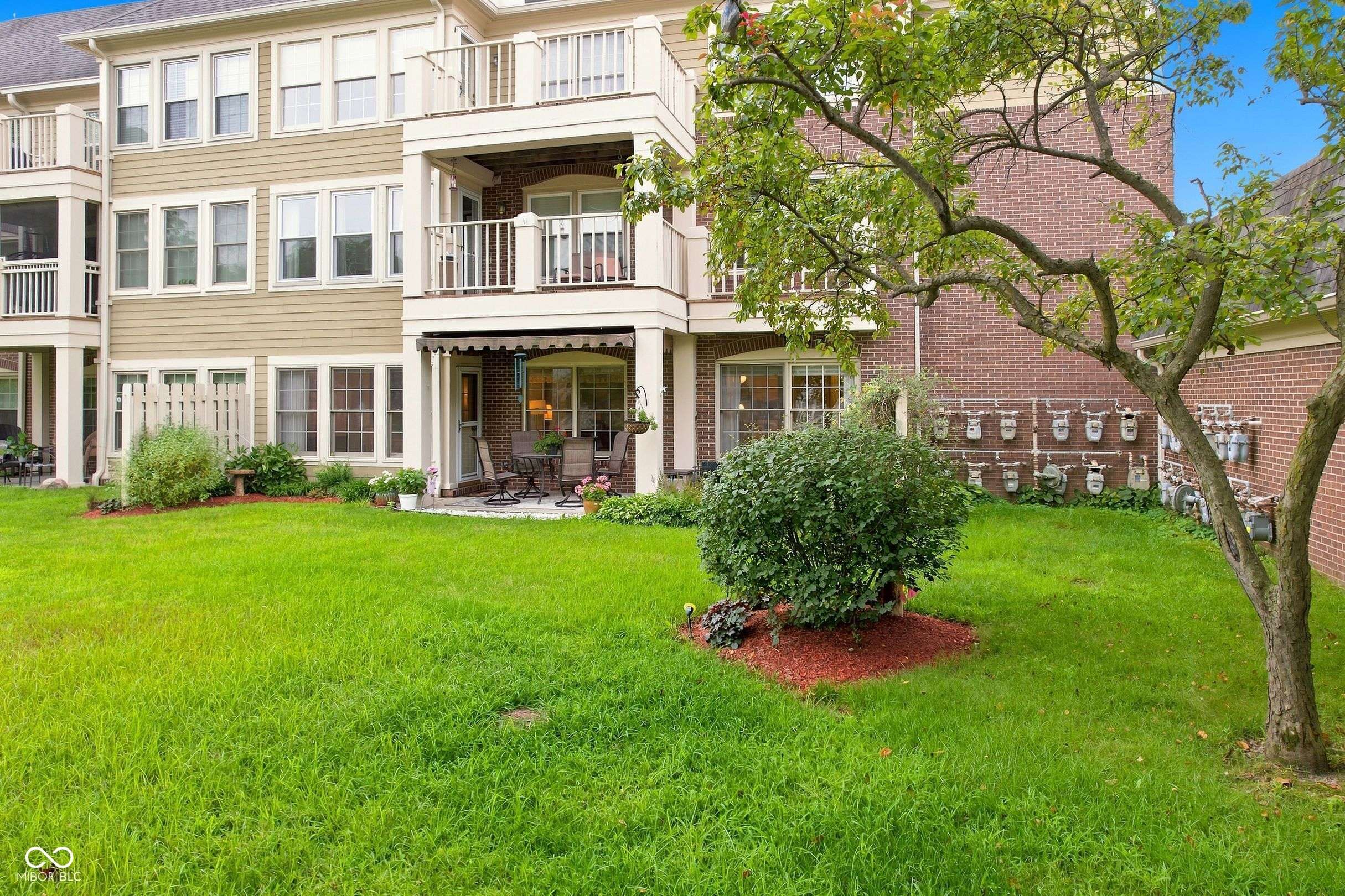 7601 Newport Bay #122, Indianapolis, IN 46240