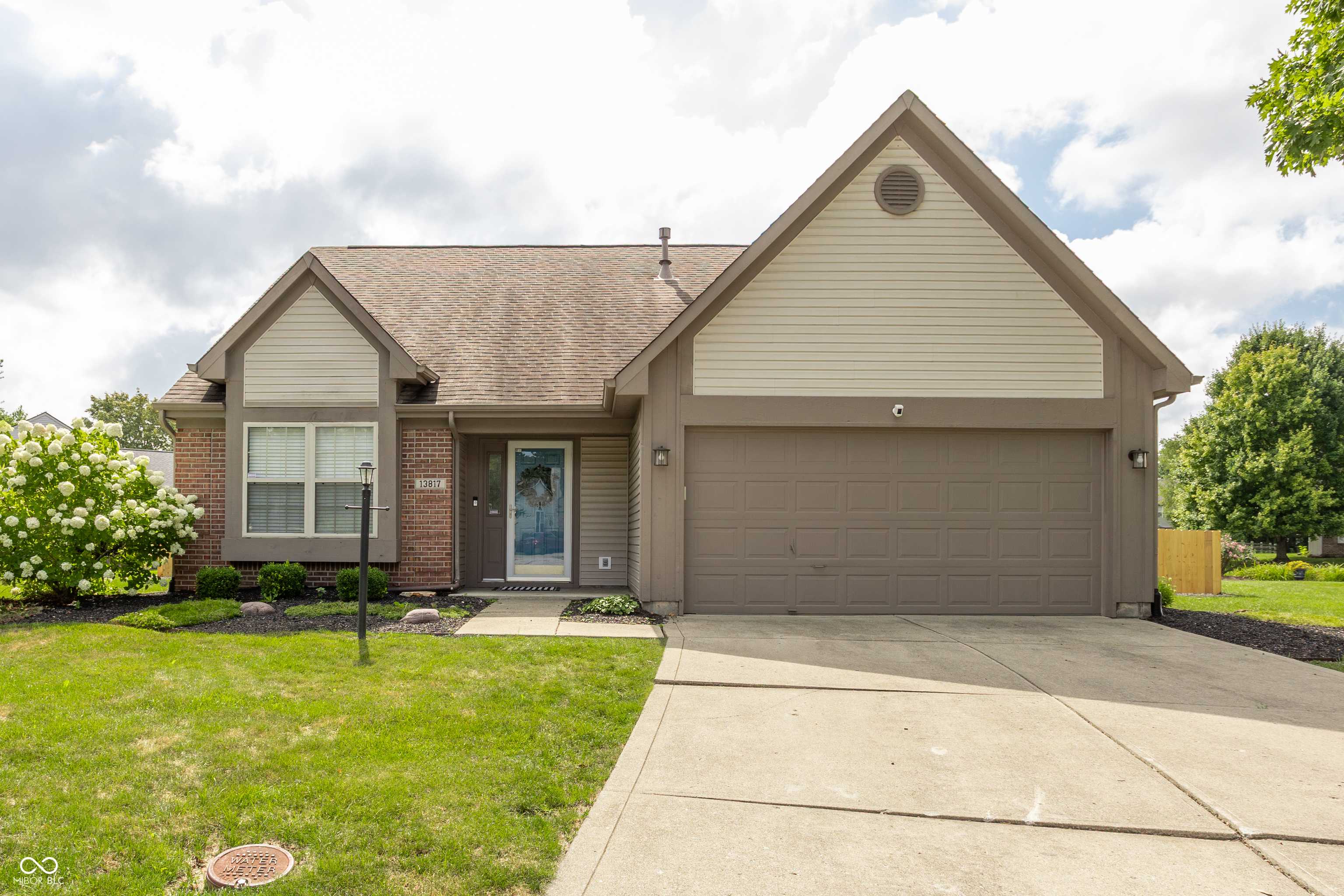13817 Wabash DR, Fishers, IN 46038