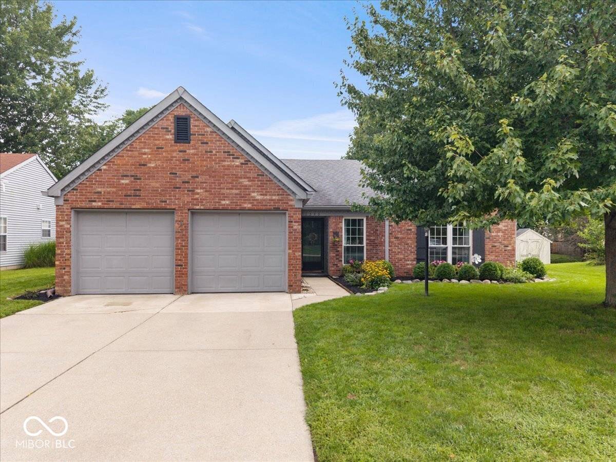 11546 Jamestown DR W, Fishers, IN 46038