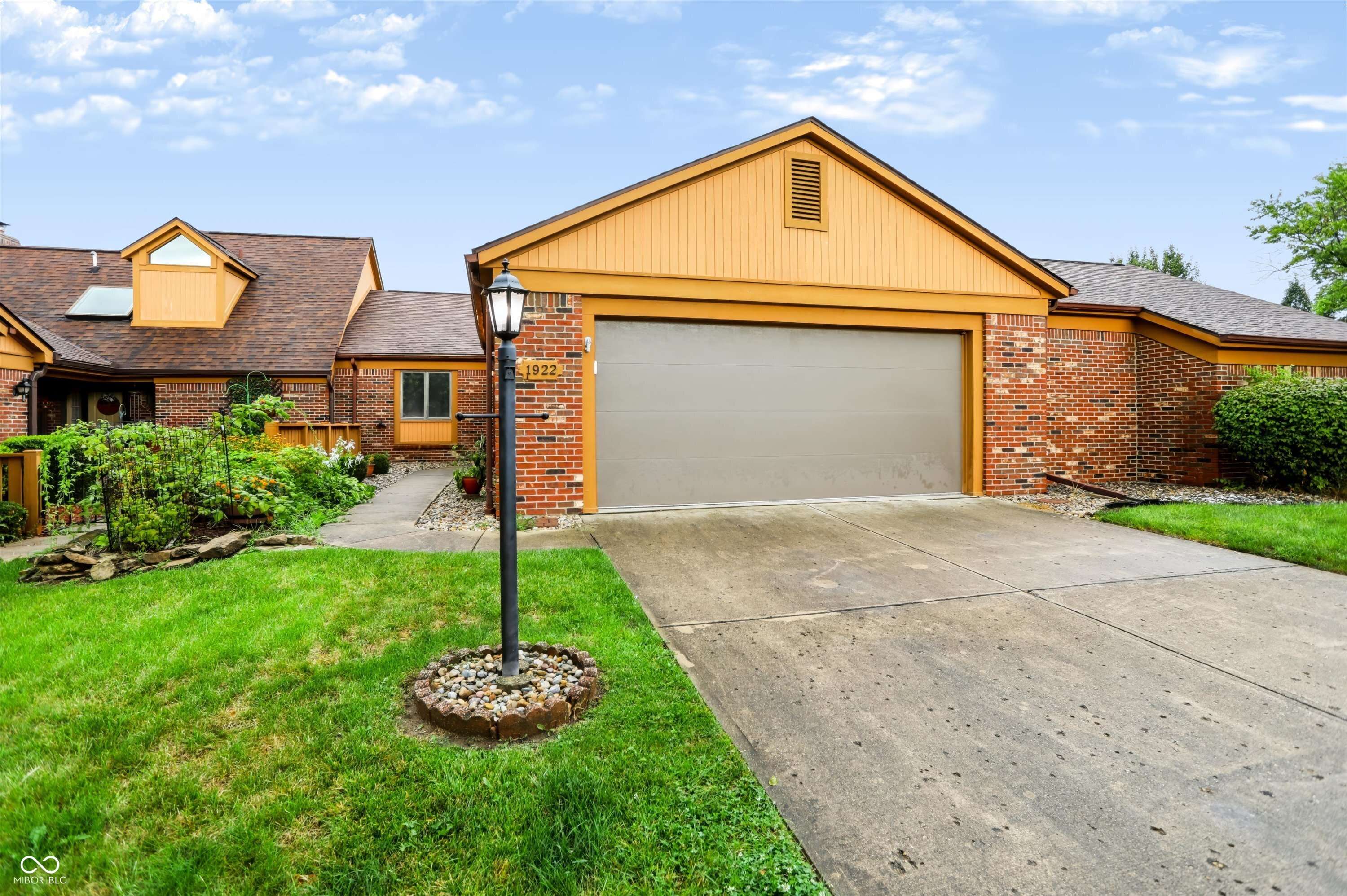 1922 Saint James PL, Anderson, IN 46012