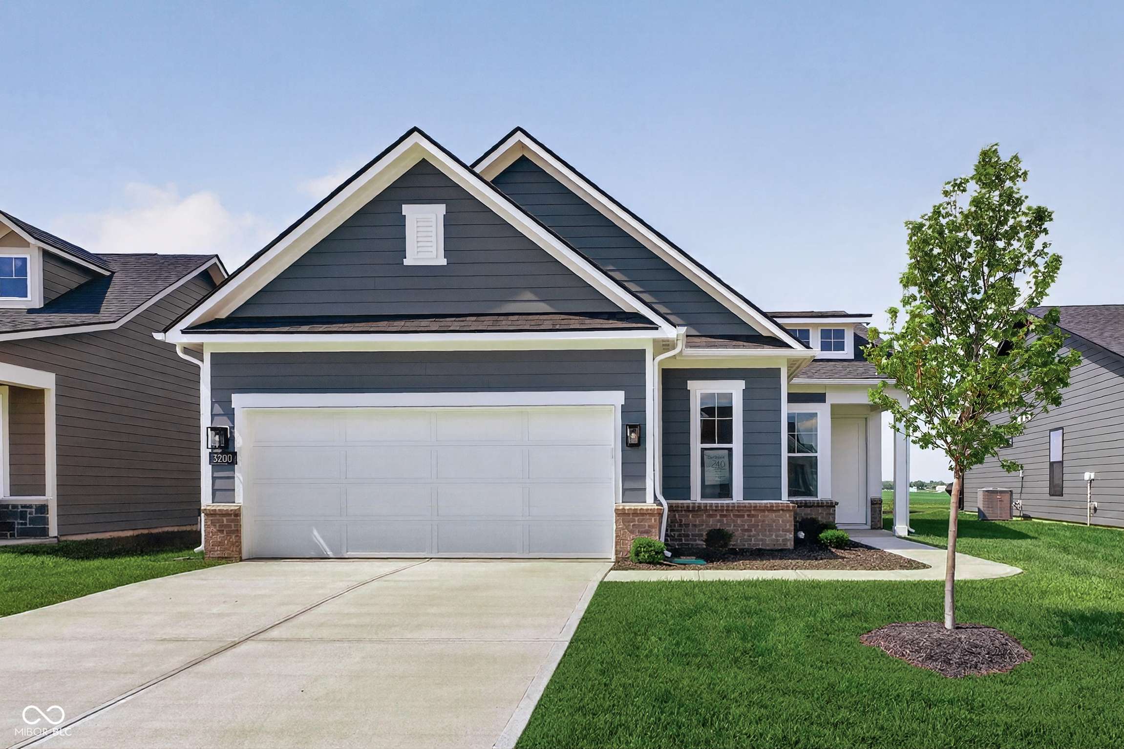 3200 Balsamroot DR, Greenwood, IN 46143