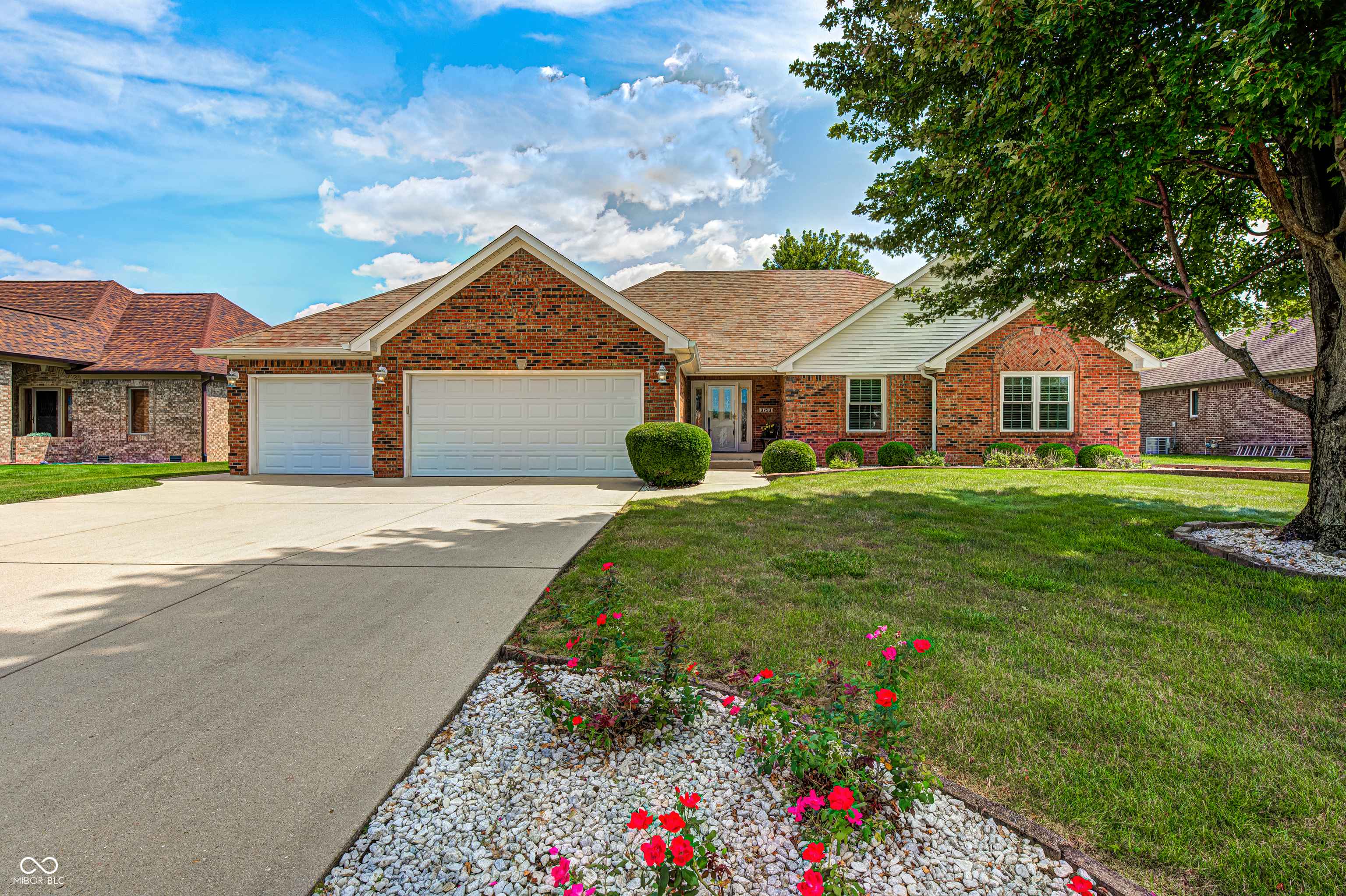 3753 S Cedar Creek LN, New Palestine, IN 46163