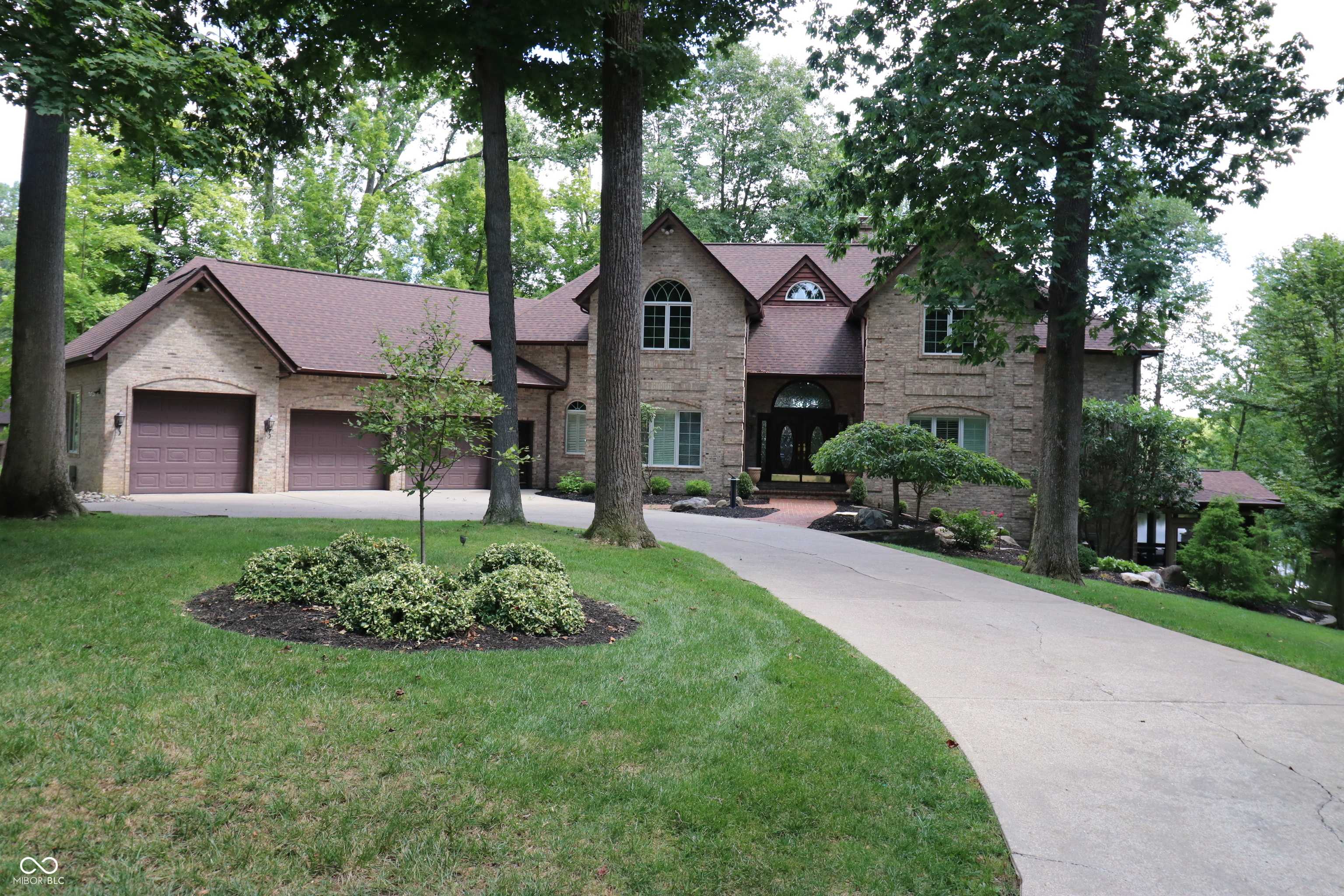 231 Lakeshore DR, Batesville, IN 47006