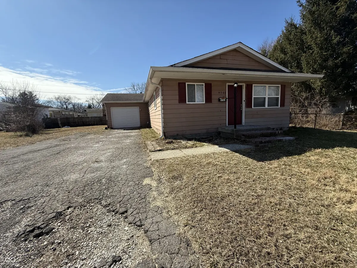 9701 Ellis CT, Indianapolis, IN 46235