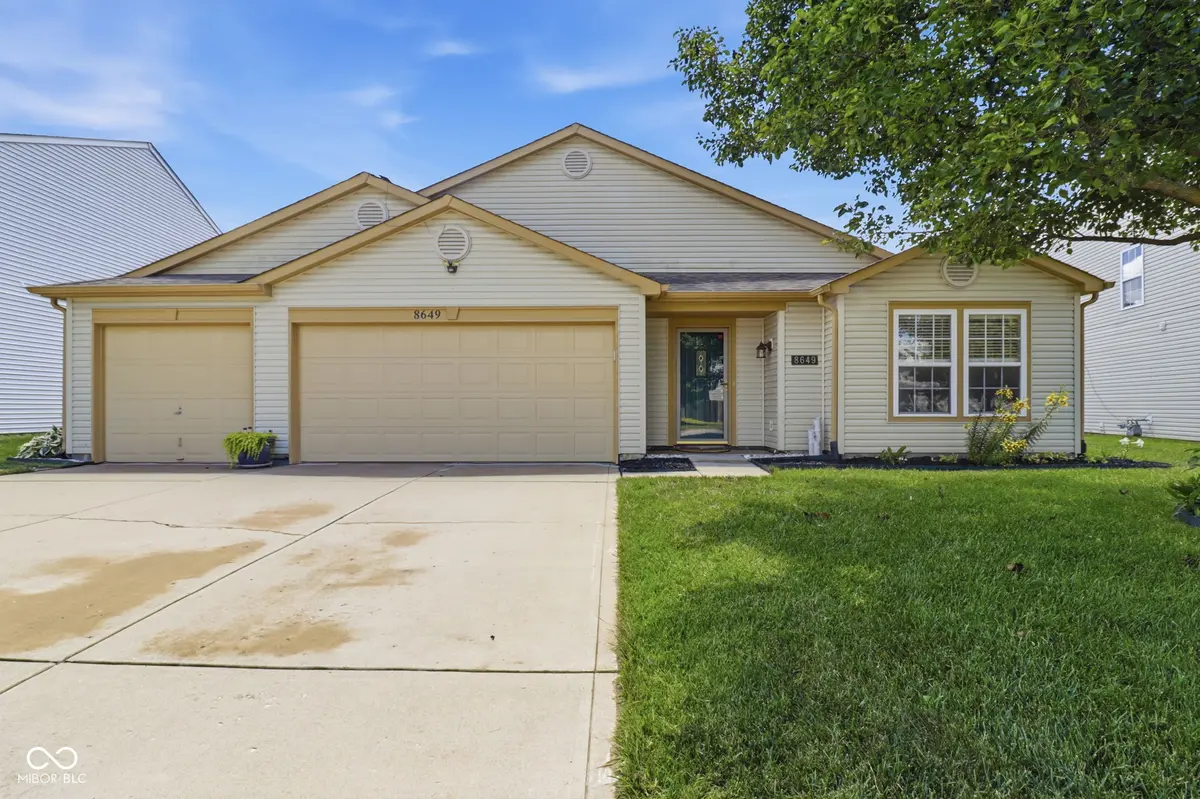 8649 Liberty Mills DR, Indianapolis, IN 46113
