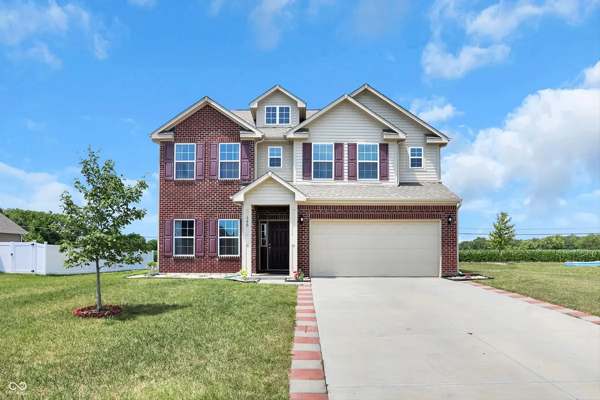 180 Blue Lace DR, Whiteland, IN 46184