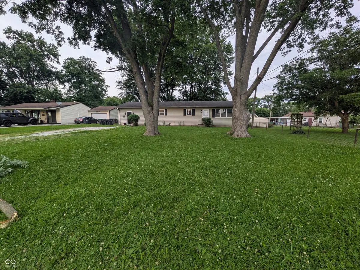 7 N Middle ST, Greenwood, IN 46143