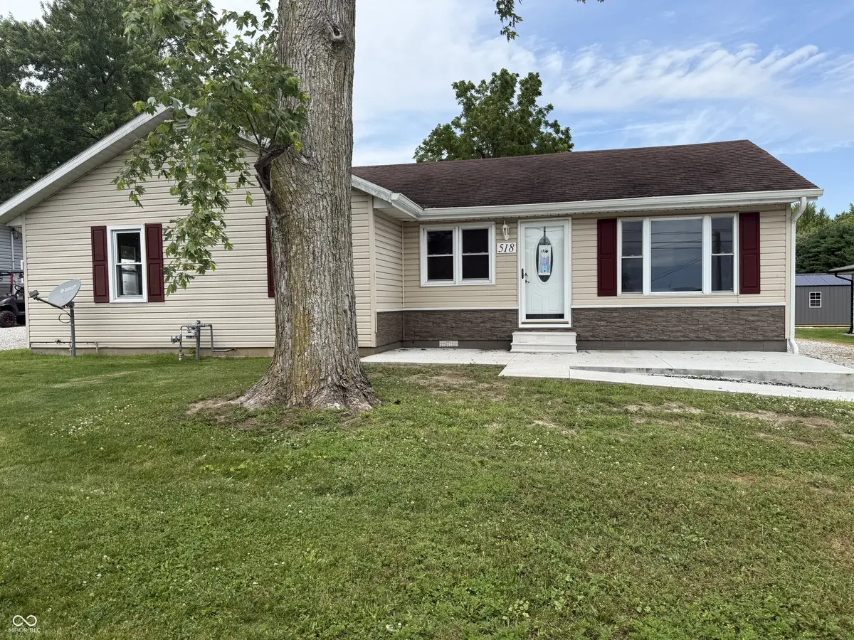 518 Linden DR, Spiceland, IN 47385