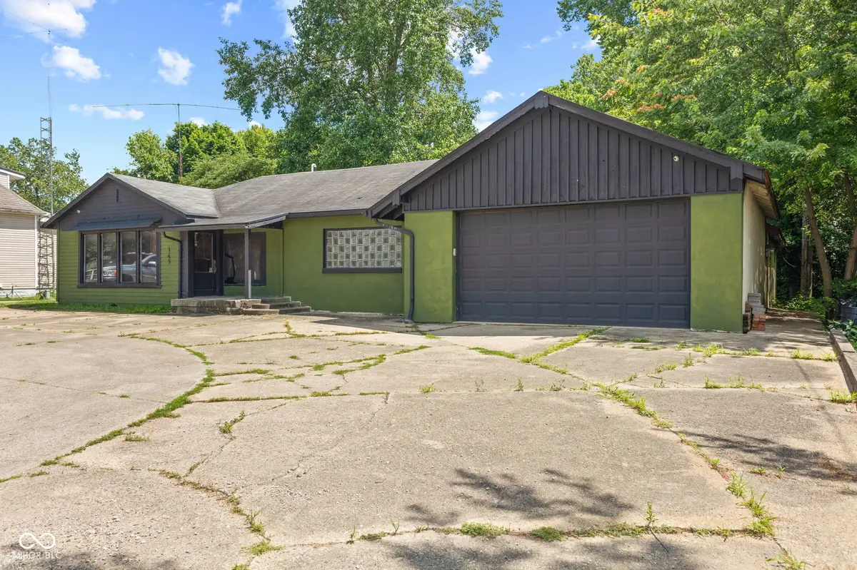 149 W Boggstown RD, Shelbyville, IN 46176