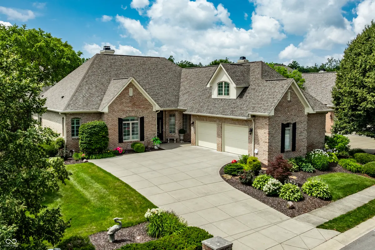 451 Burlington LN, Carmel, IN 46032