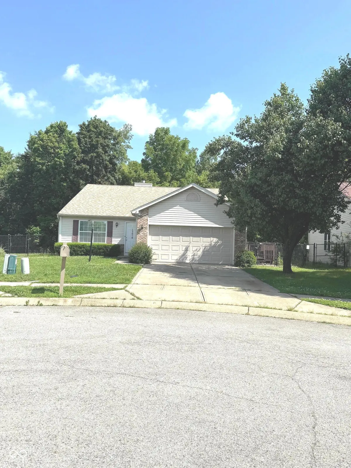 11018 Waterfield LN, Indianapolis, IN 46235