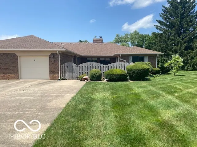 4 Marywood DR, Greenfield, IN 46140