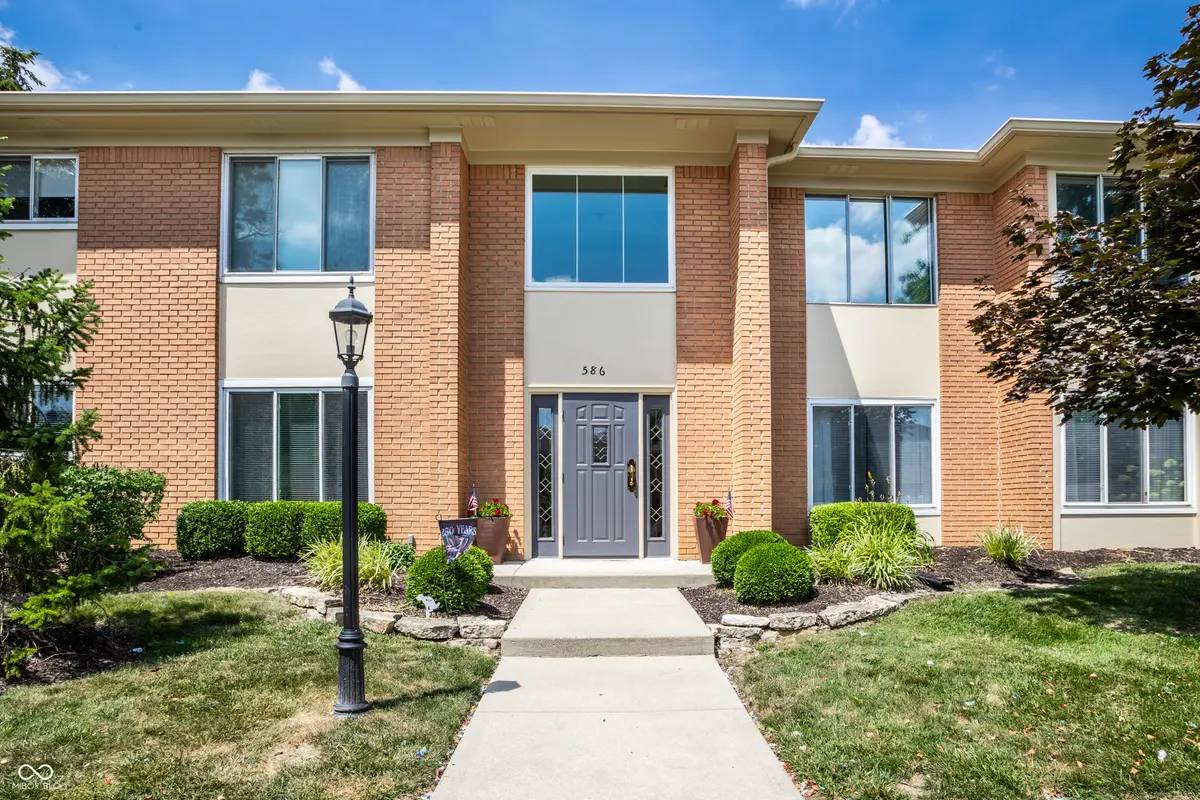 586 Hunters DR #APT D, Carmel, IN 46032