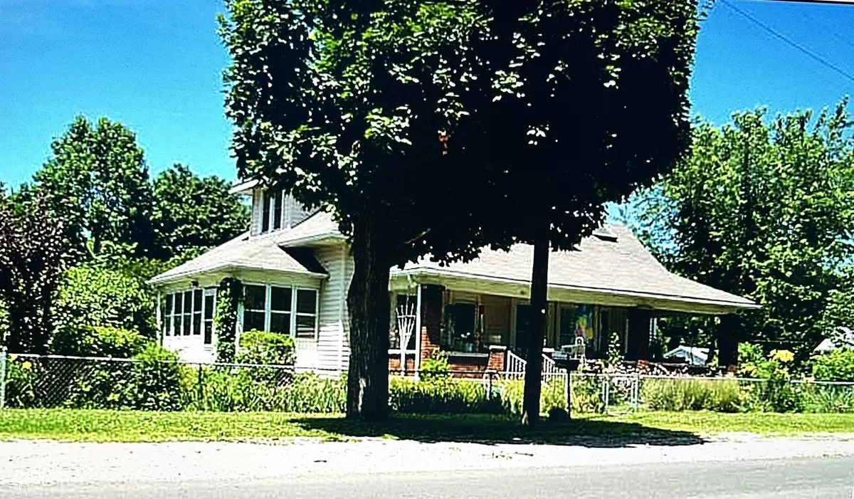 2052 Indiana AVE, Columbus, IN 47201