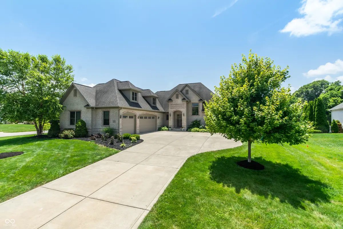 2350 Waterside CIR, Avon, IN 46123