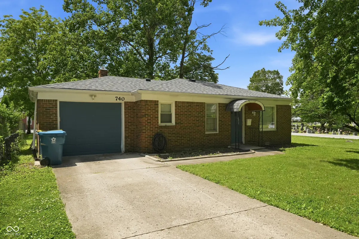 740 1st AVE NE, Carmel, IN 46032