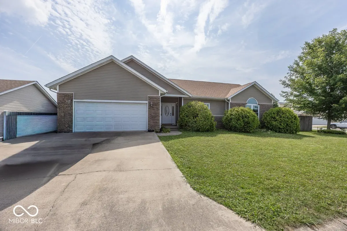 1020 S Creek DR W, Greensburg, IN 47240
