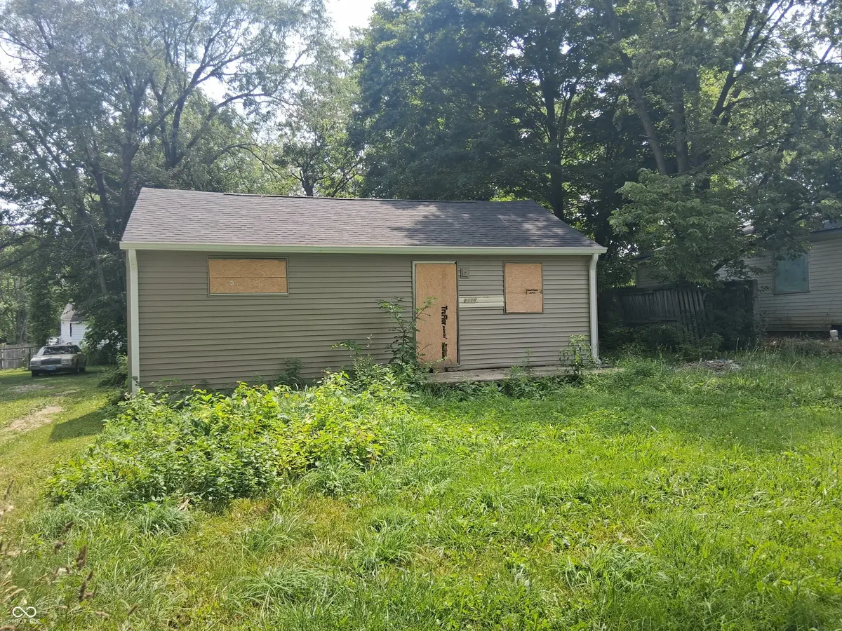 2318 N Wolfe ST, Muncie, IN 47303