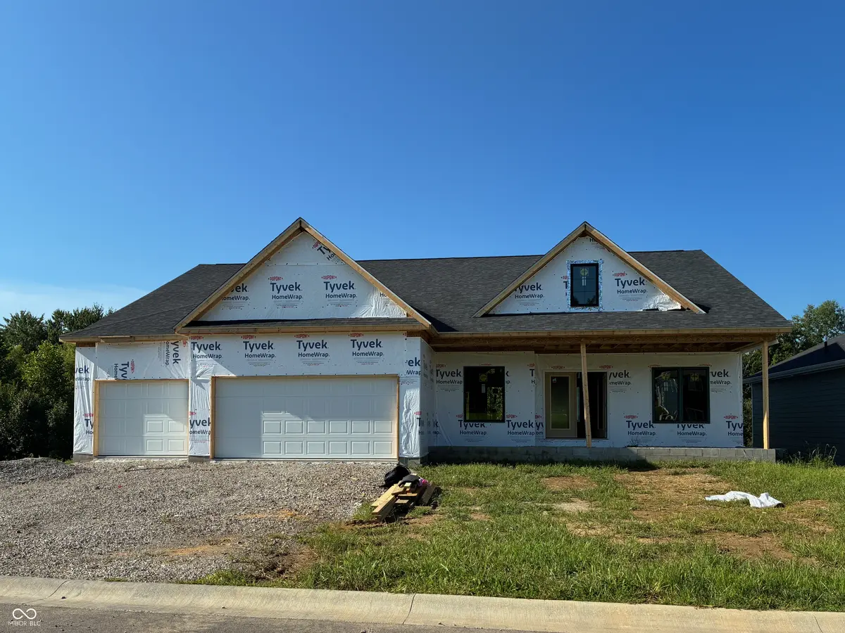 3705 Maple Ridge TRL, Columbus, IN 47201