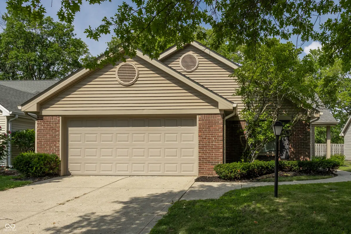 8752 Saddle CT, Indianapolis, IN 46256