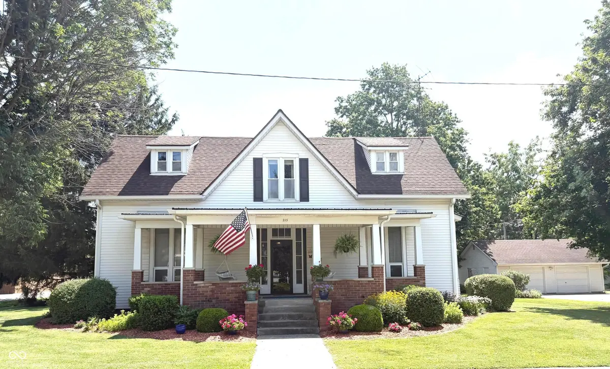 215 N College ST, Rockville, IN 47872