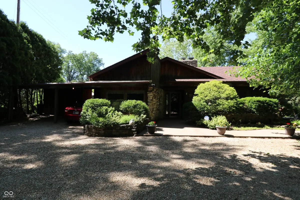 714 Edgewood DR, Batesville, IN 47006