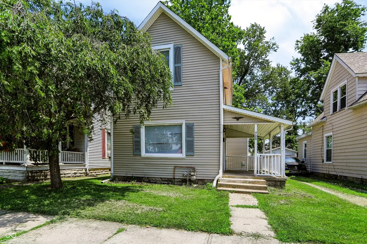 724 N Perkins ST, Rushville, IN 46173