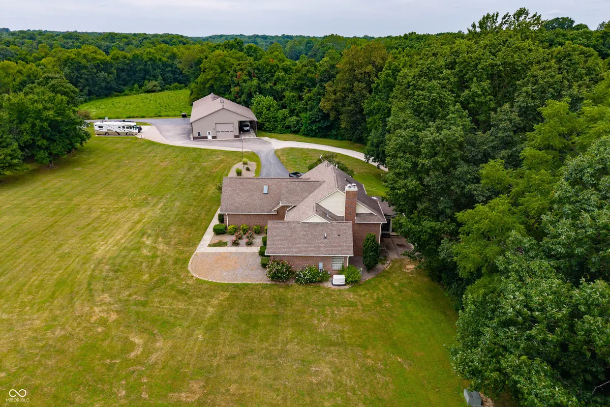 2508 W Indian Creek RD, Trafalgar, IN 46181