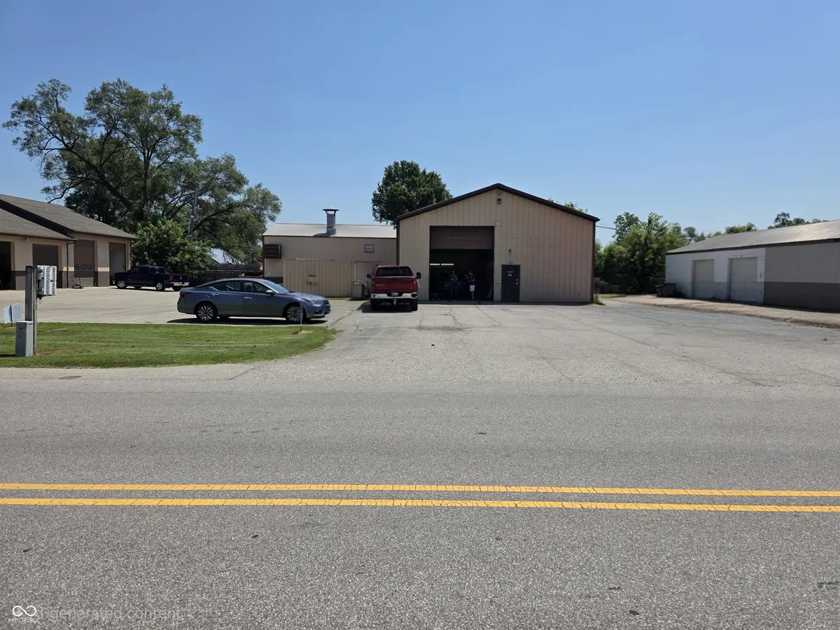 351 S Mapleton ST #B, Columbus, IN 47201