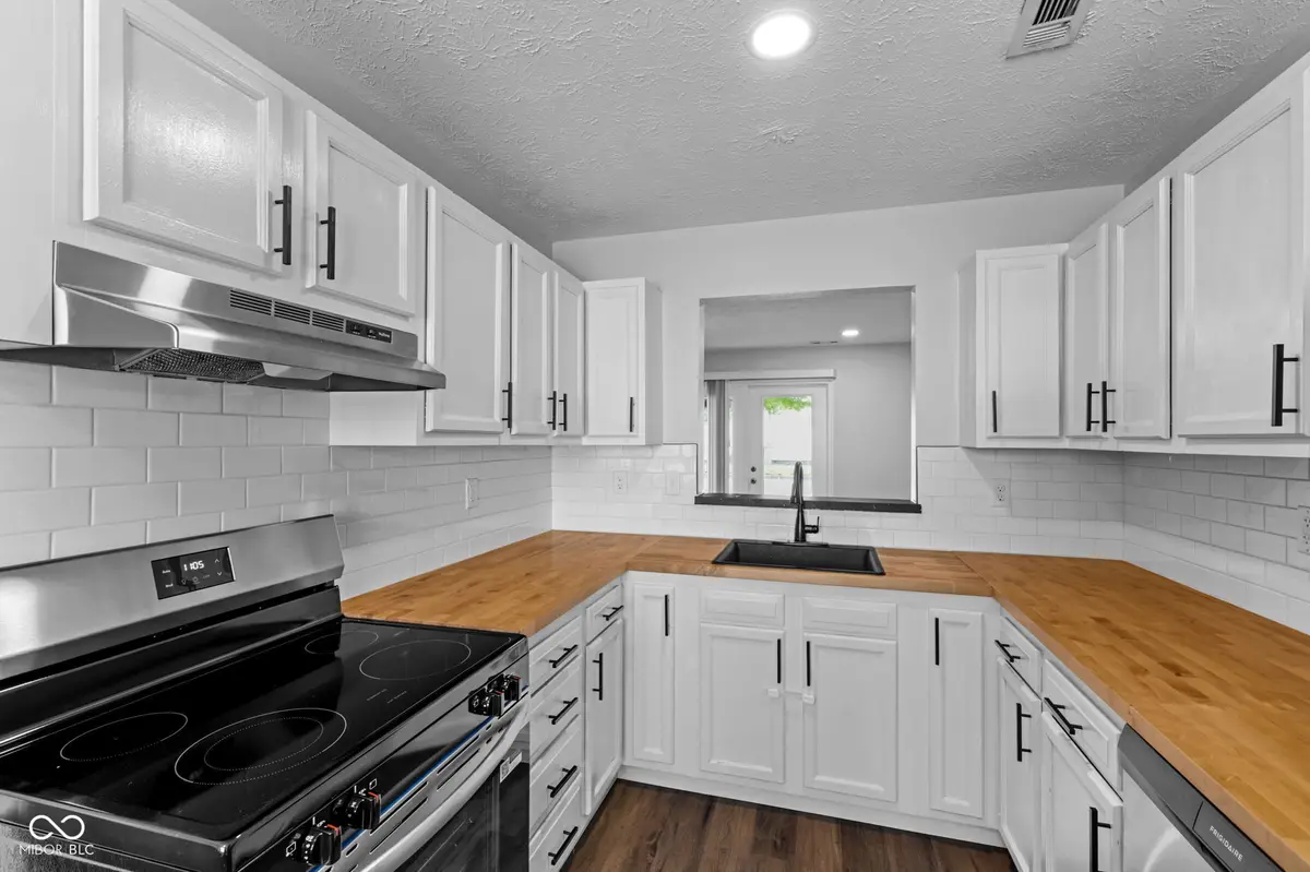 1315 S Senate AVE, Indianapolis, IN 46225