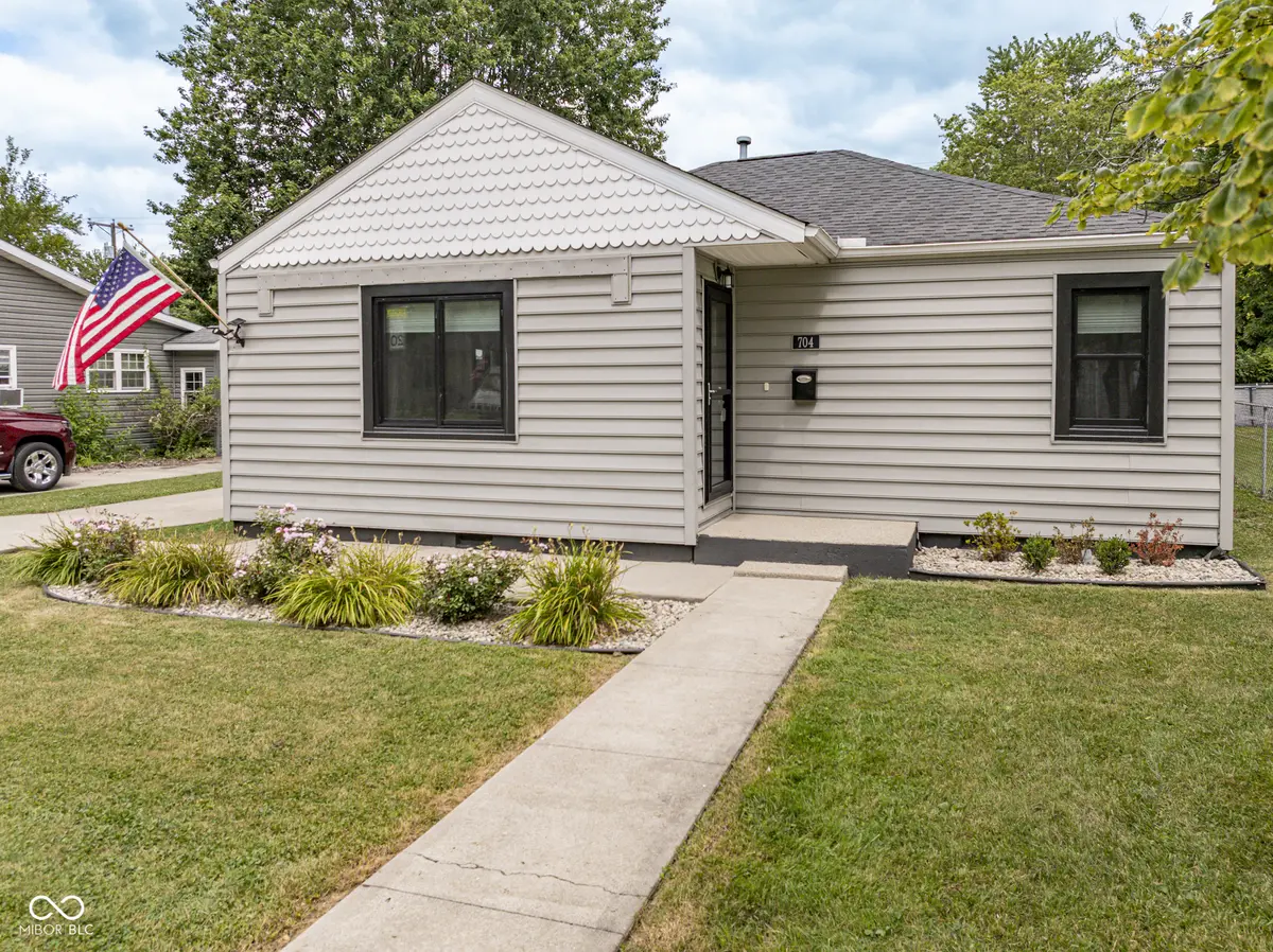 704 W Elm ST, Hartford City, IN 47348