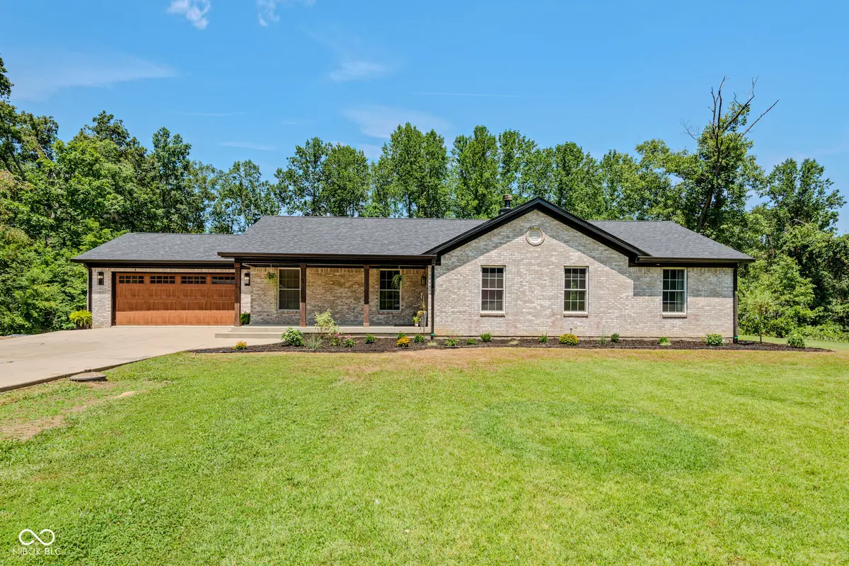 8486 E Georgetown, Columbus, IN 47201