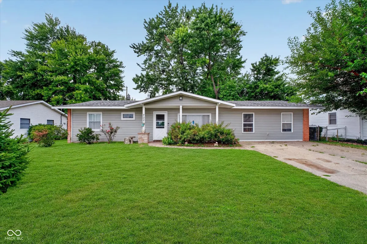 702 Sweetbriar AVE, Whiteland, IN 46184