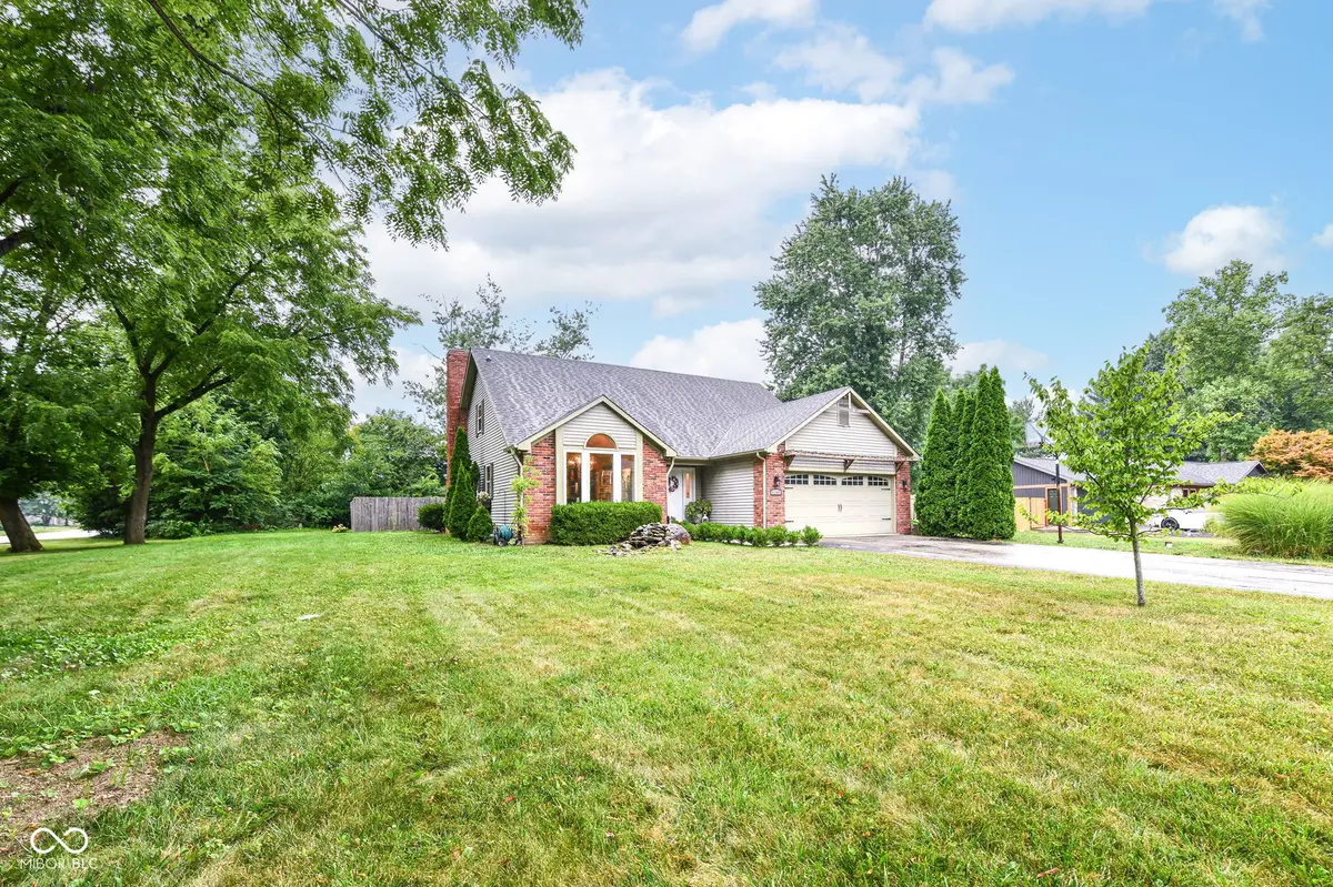 10388 Connaught DR, Carmel, IN 46032