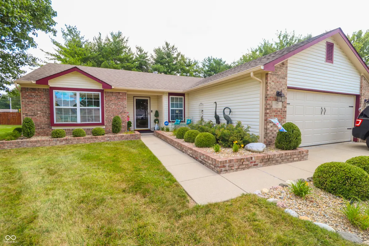2307 Whitecliff DR, Indianapolis, IN 46234