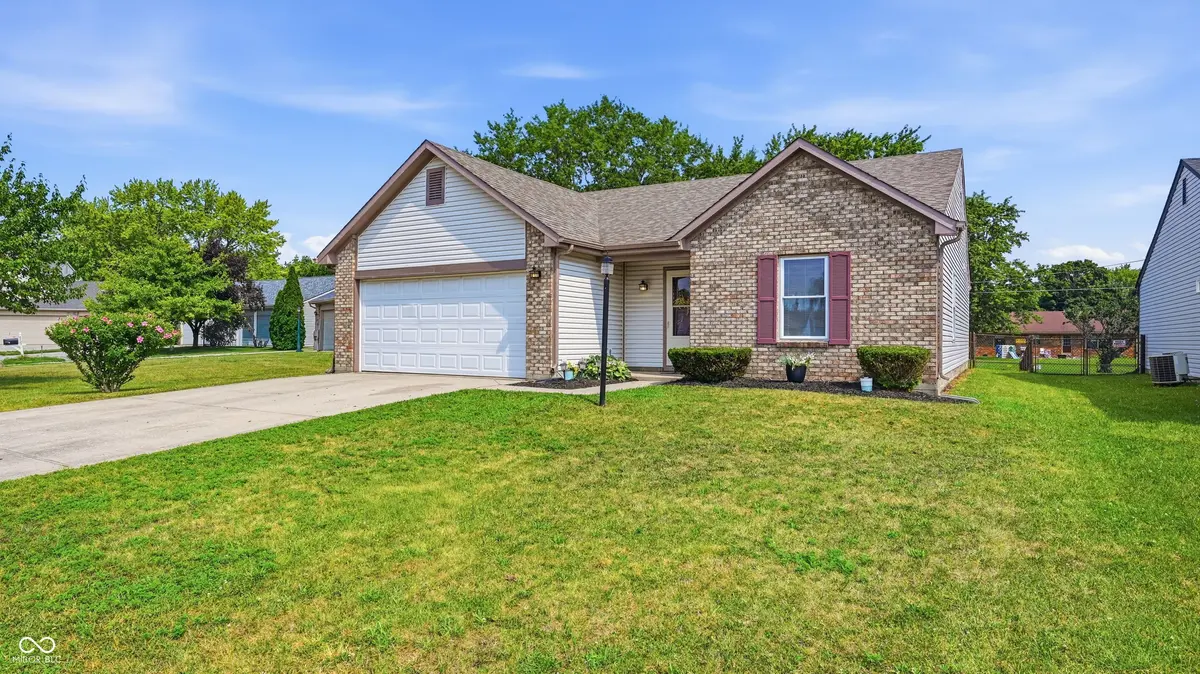 1230 Wilkes DR, Anderson, IN 46013
