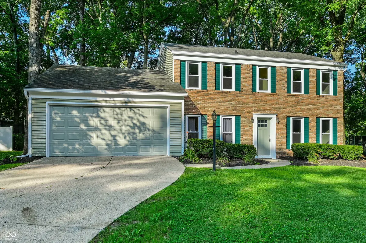 600 Leisure LN, Greenwood, IN 46142